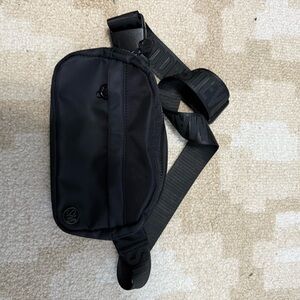 STEVE MADDEN BELT BAG